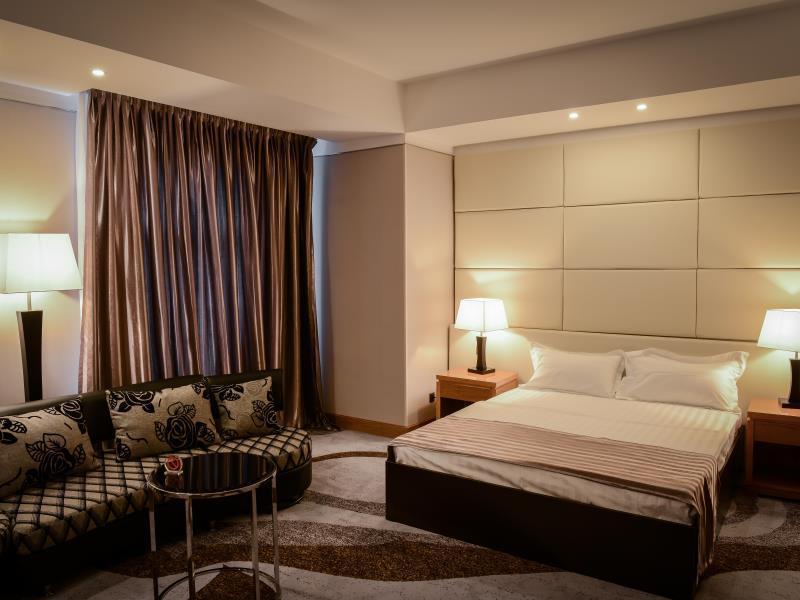 Absolute Hotel Astana Buitenkant foto